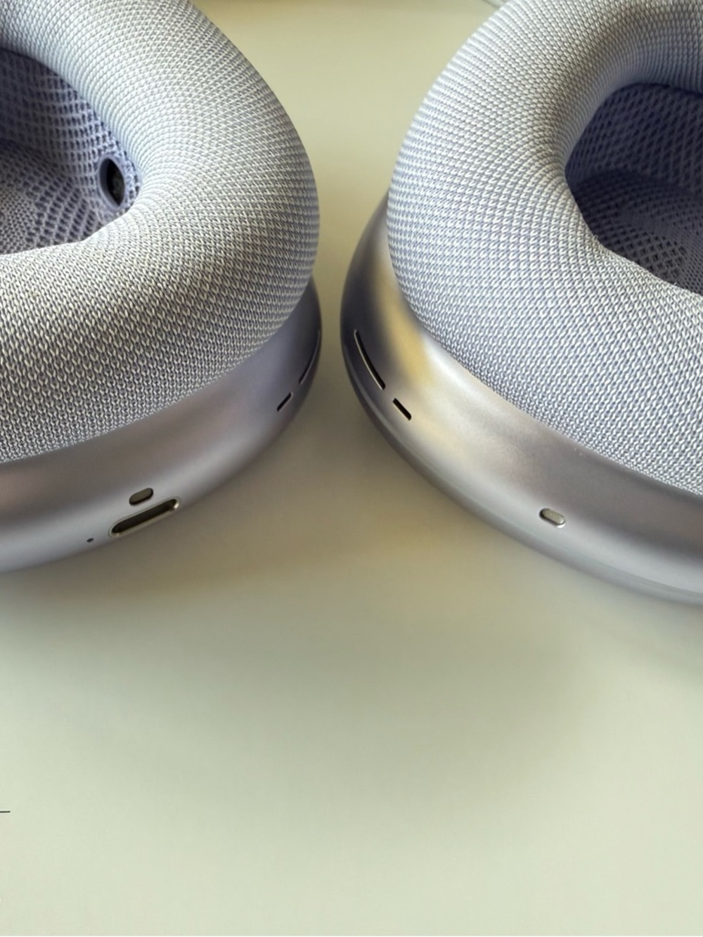Apple AirPods Max 1 - Lavender Silver Over-Ear Headphones - Picture 5 of 12